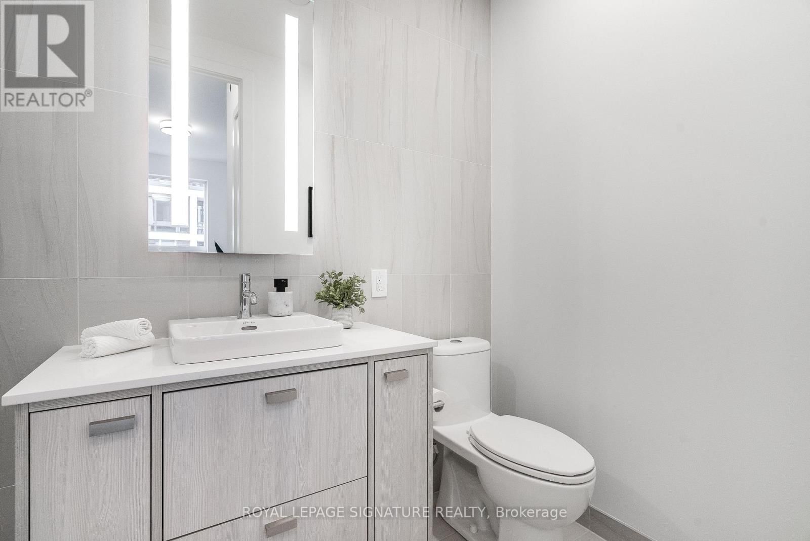 501 - 115 DENISON AVENUE Image 14