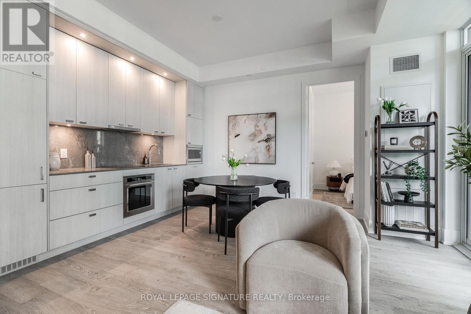 501 - 115 DENISON AVENUE Image 5