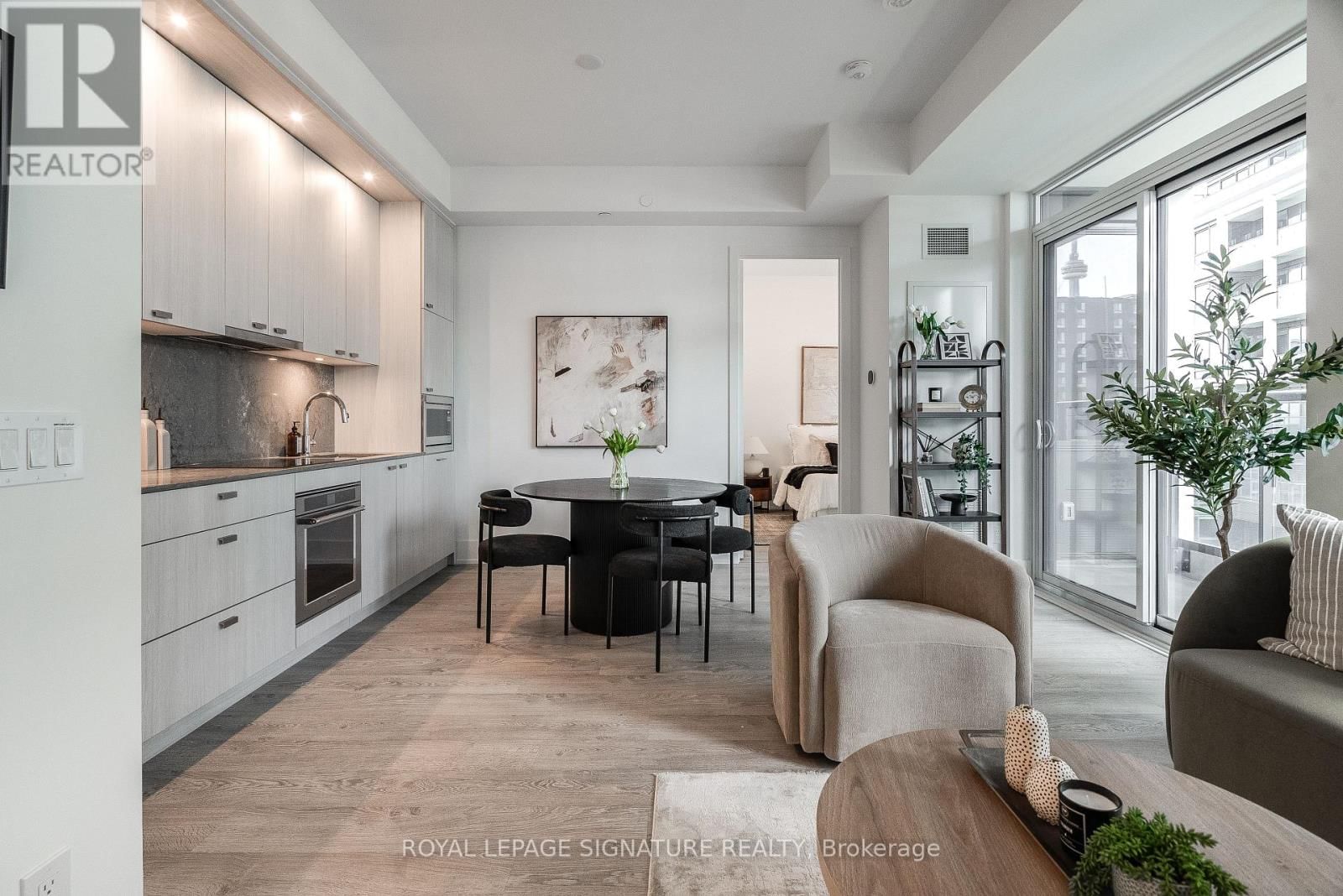 501 - 115 DENISON AVENUE Image 6