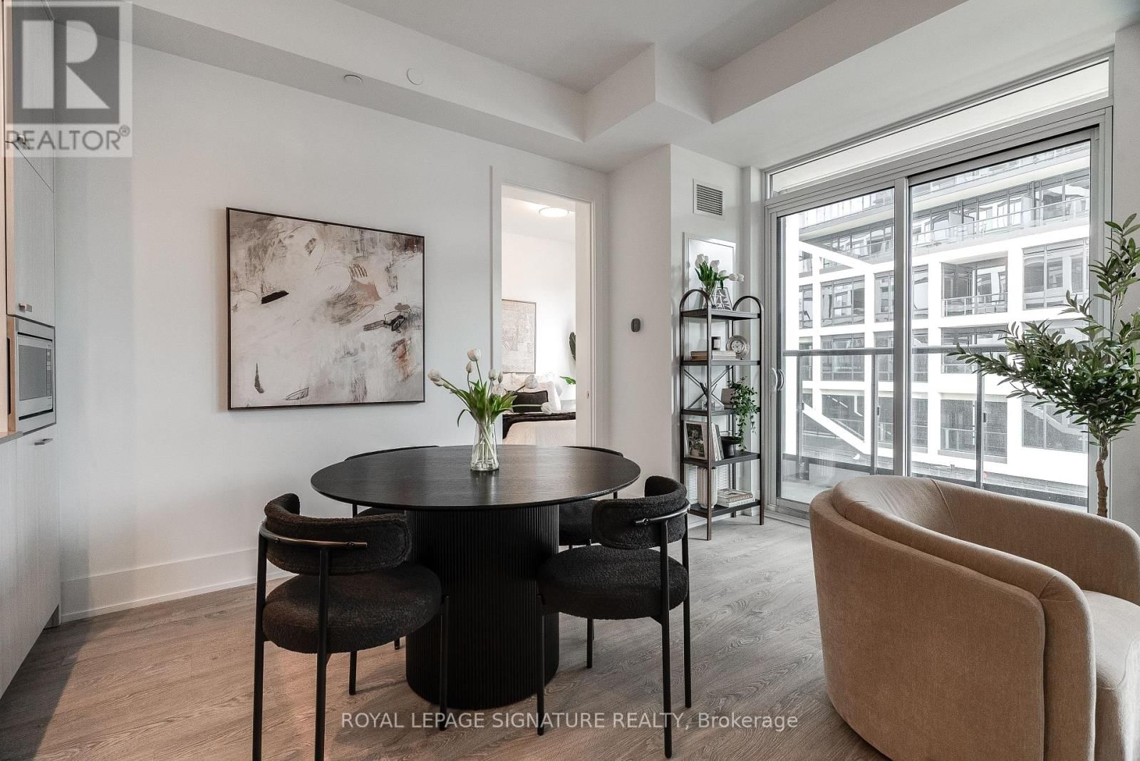 501 - 115 DENISON AVENUE Image 7