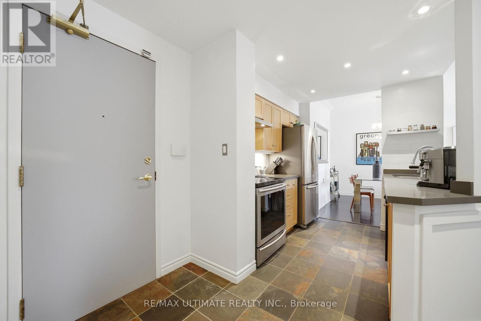 405 - 1750 BAYVIEW AVENUE Image 12