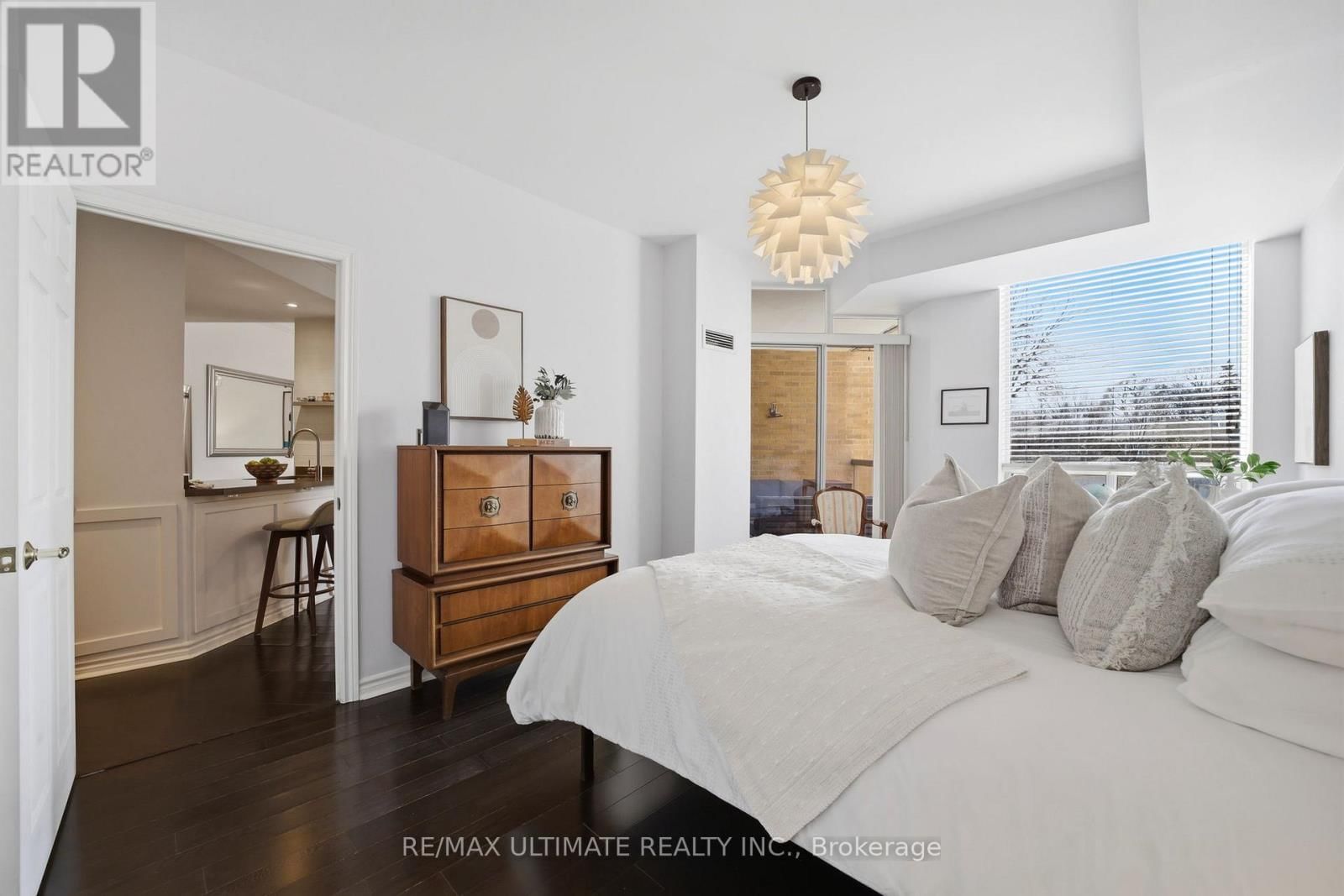 405 - 1750 BAYVIEW AVENUE Image 14