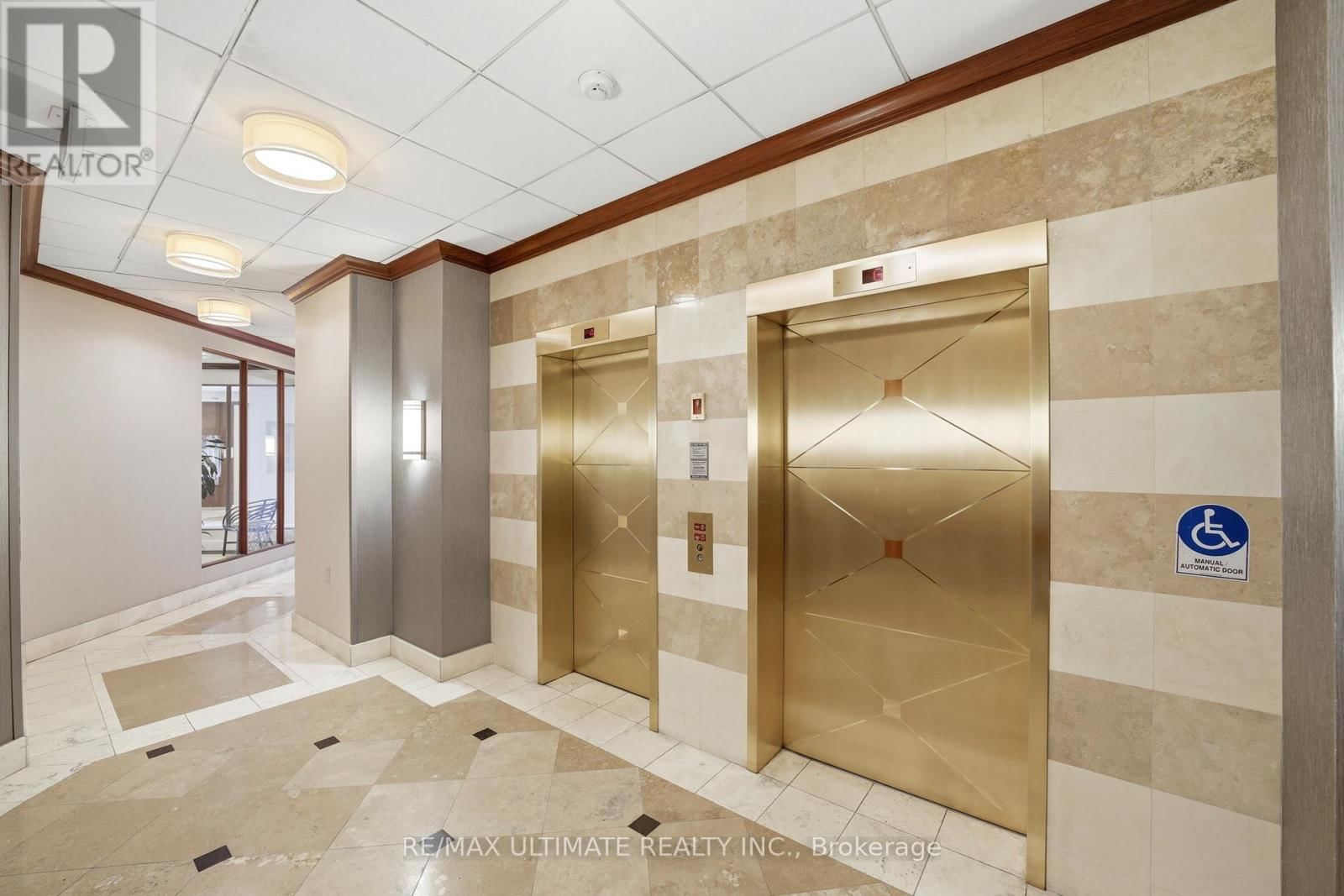 405 - 1750 BAYVIEW AVENUE Image 18