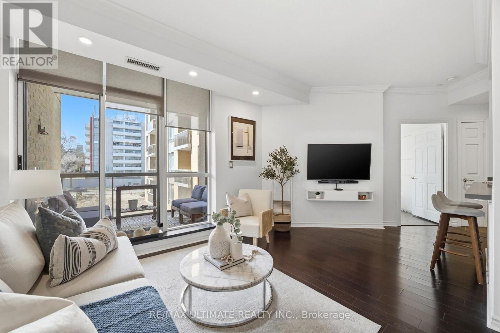 405 - 1750 BAYVIEW AVENUE Image 2