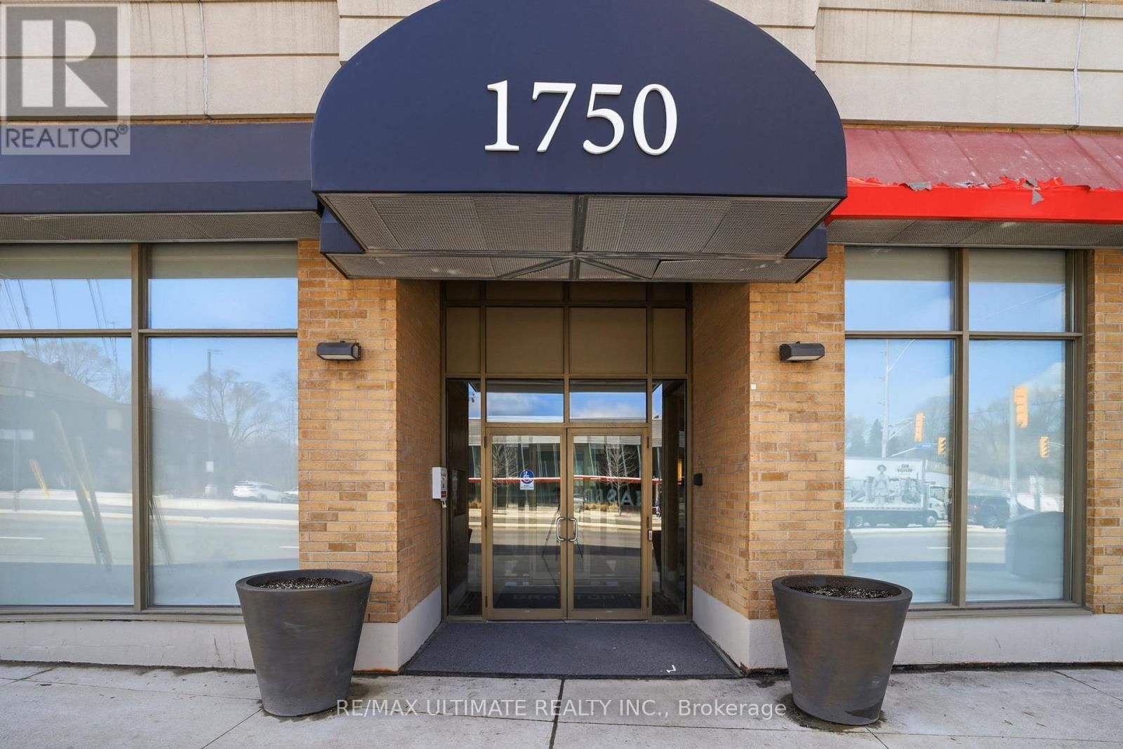 405 - 1750 BAYVIEW AVENUE Image 24