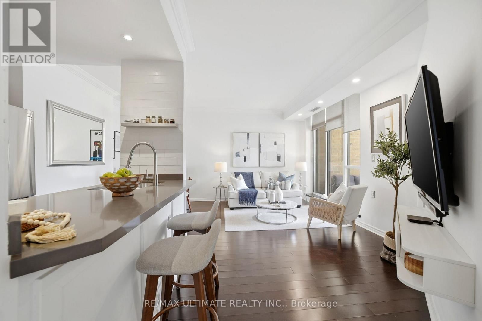 405 - 1750 BAYVIEW AVENUE Image 4