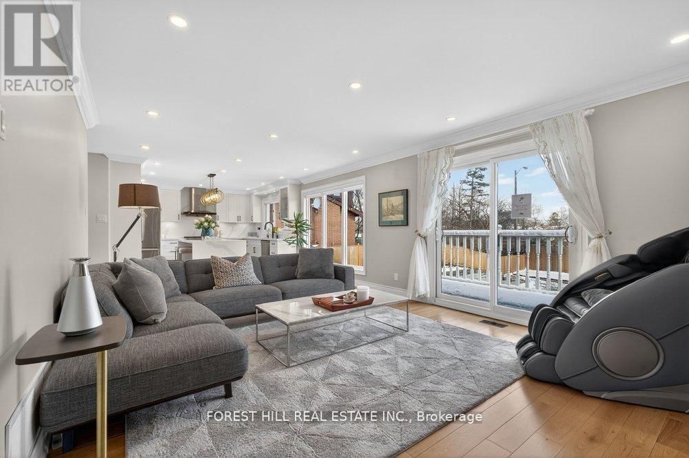 47 TOFINO CRESCENT Image 12