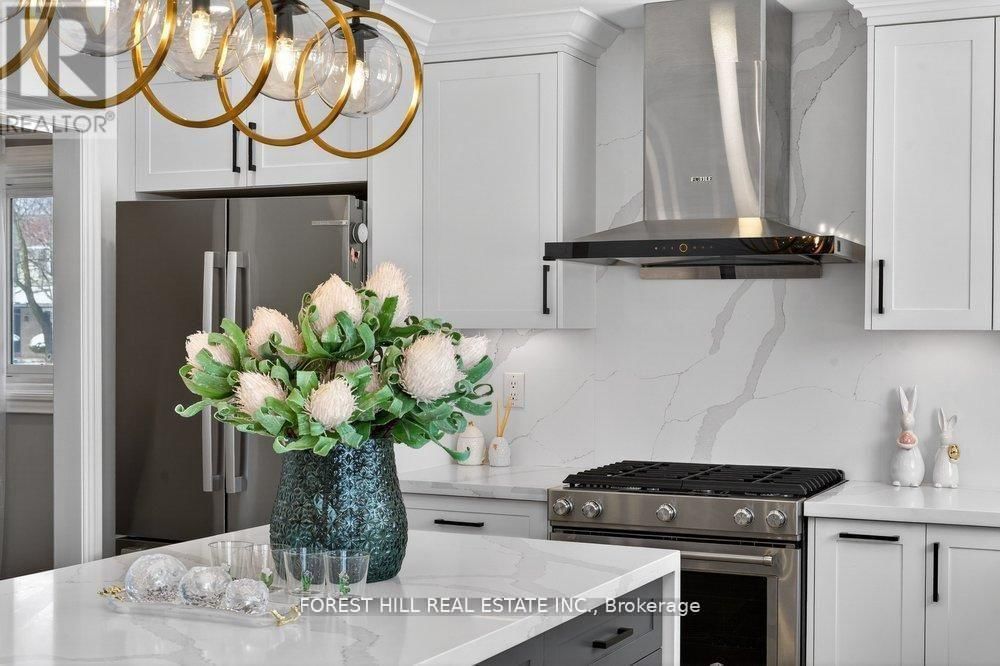 47 TOFINO CRESCENT Image 16