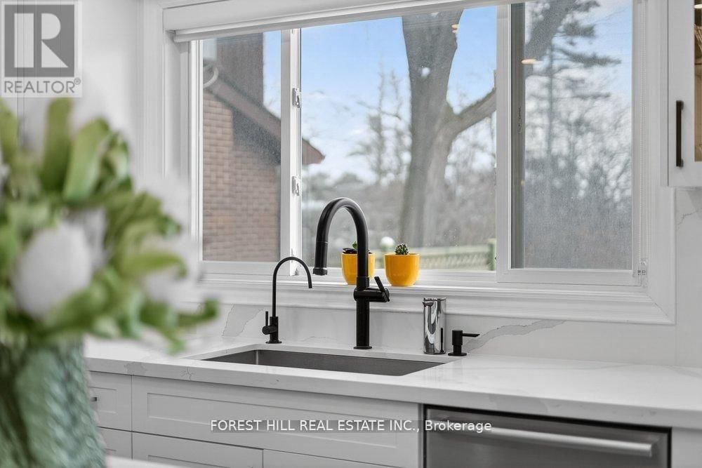 47 TOFINO CRESCENT Image 17