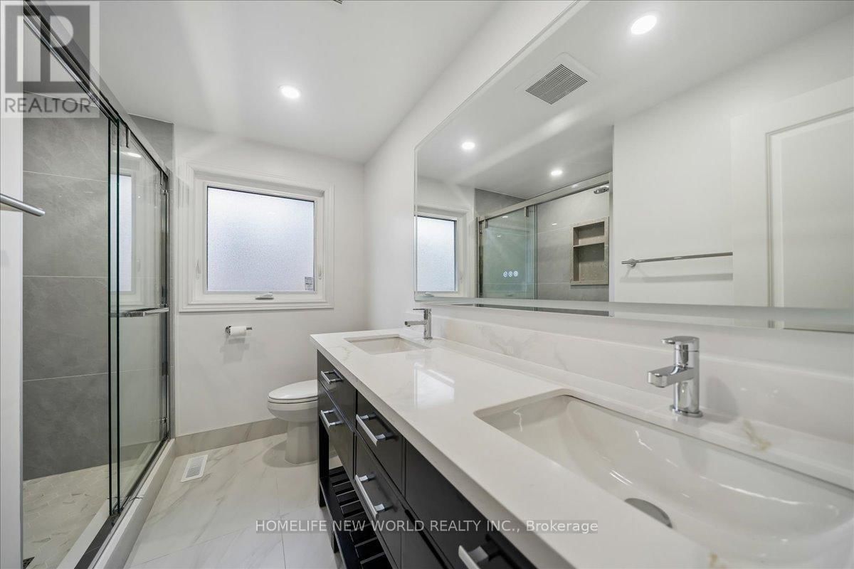 16 FLAVIAN CRESCENT Image 7