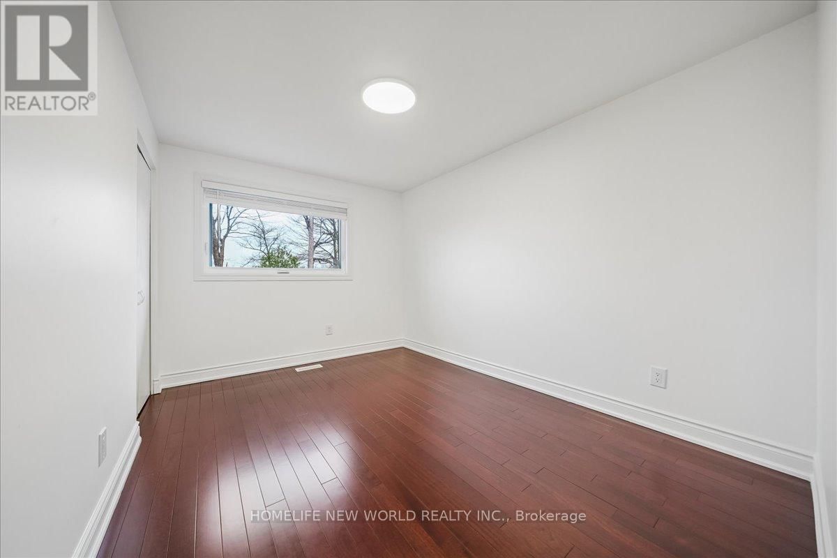 16 FLAVIAN CRESCENT Image 8