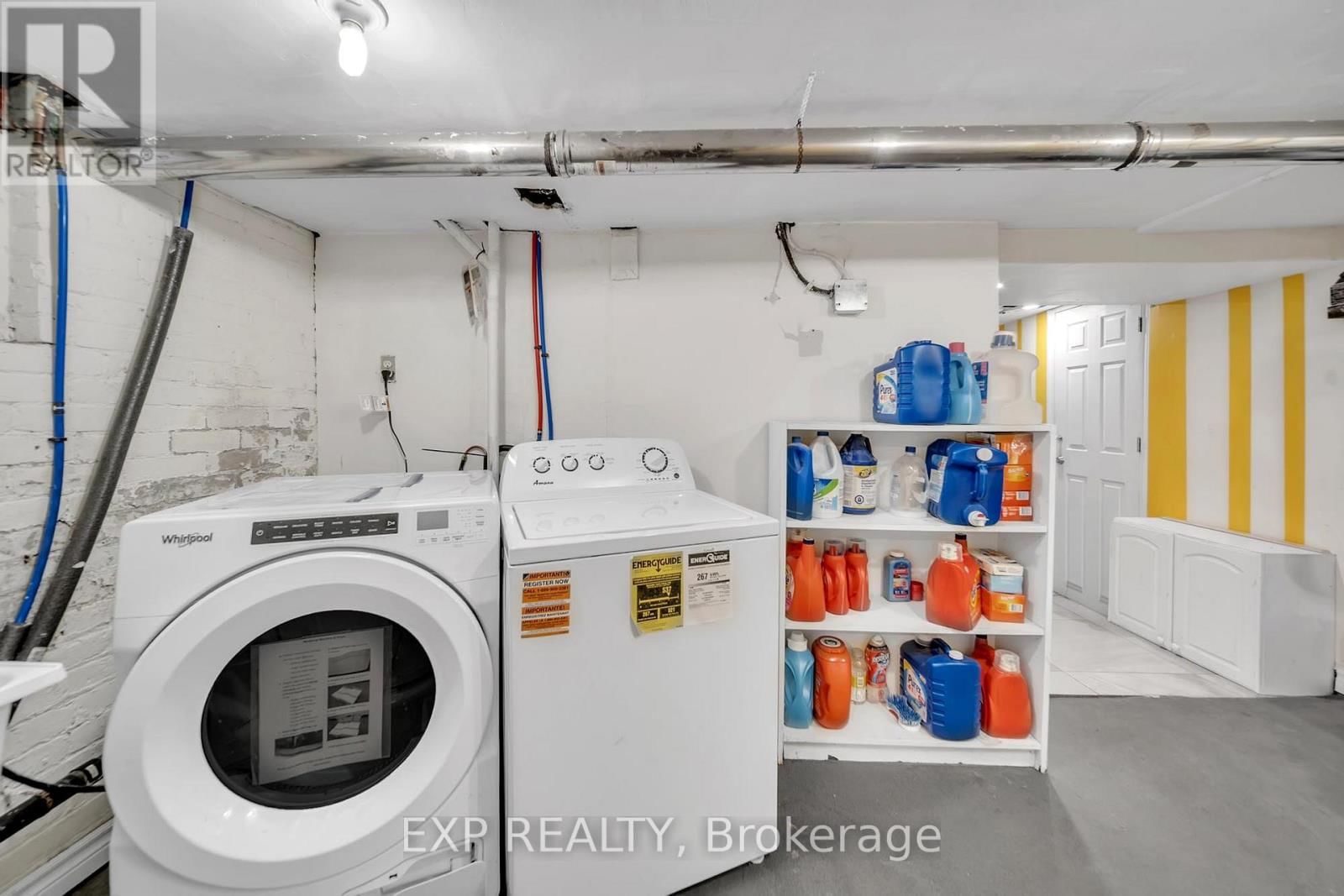 896 AVENUE ROAD Image 23