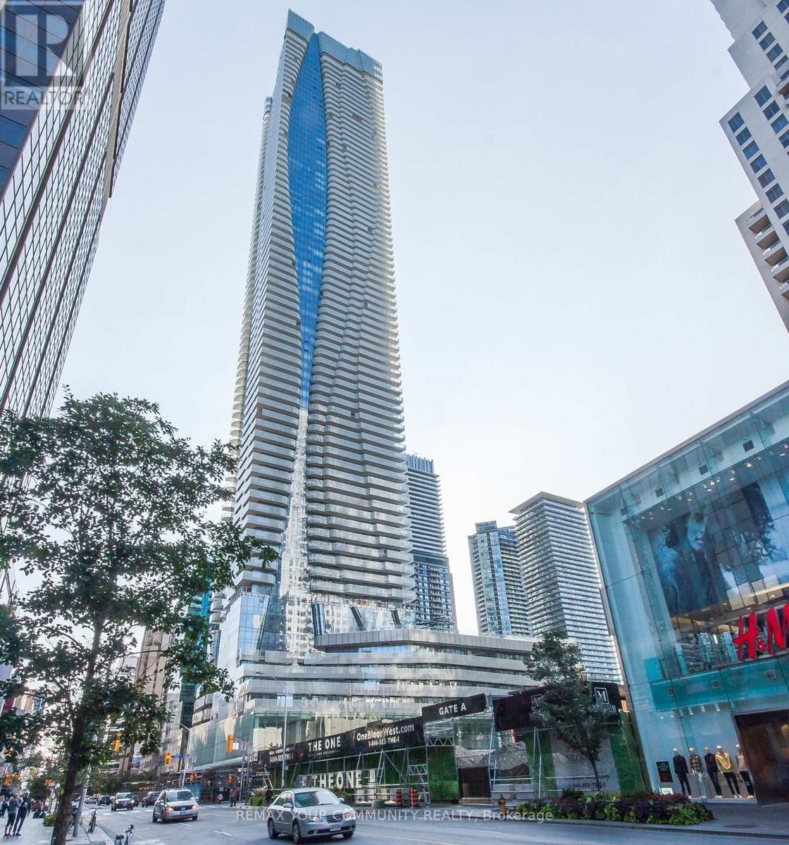 4604 - 1 BLOOR STREET EAST Image 1