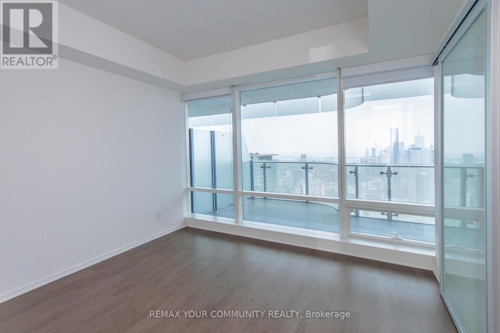 4604 - 1 BLOOR STREET EAST Image 12