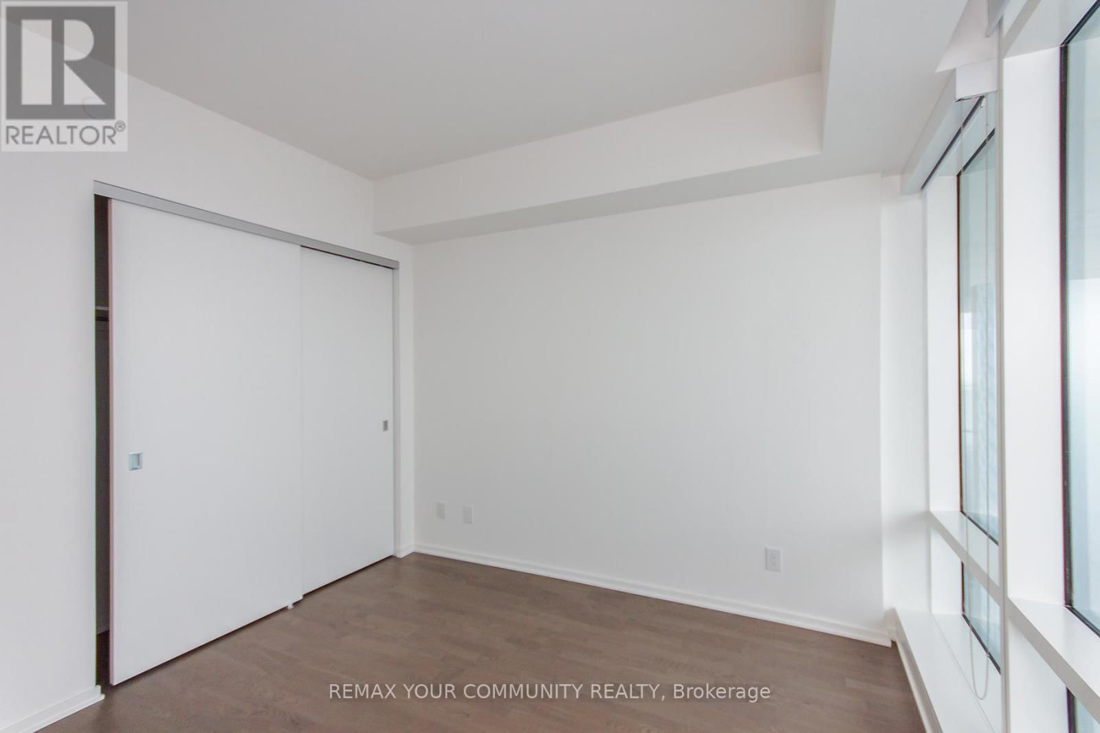 4604 - 1 BLOOR STREET EAST Image 13