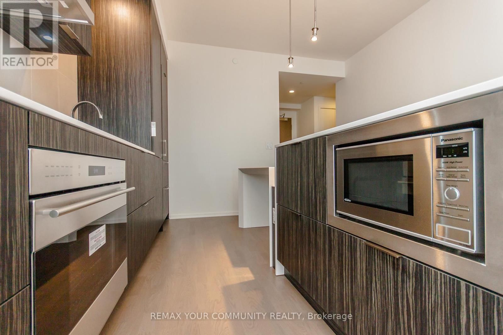 4604 - 1 BLOOR STREET EAST Image 18