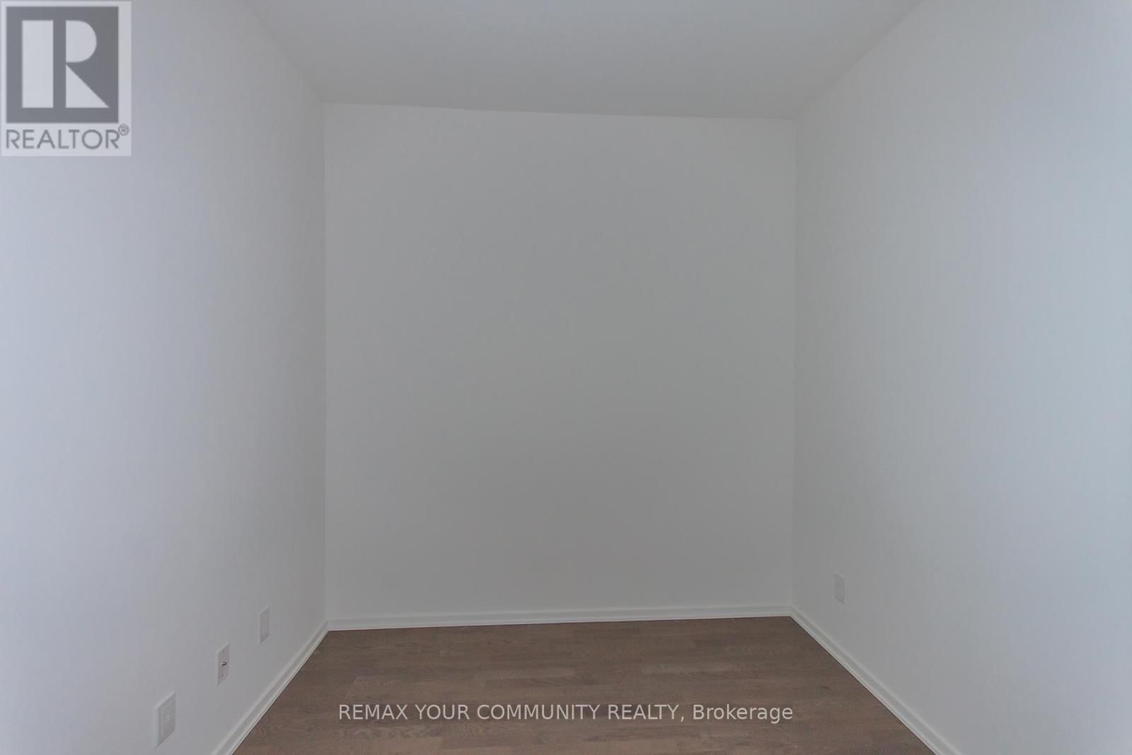 4604 - 1 BLOOR STREET EAST Image 4