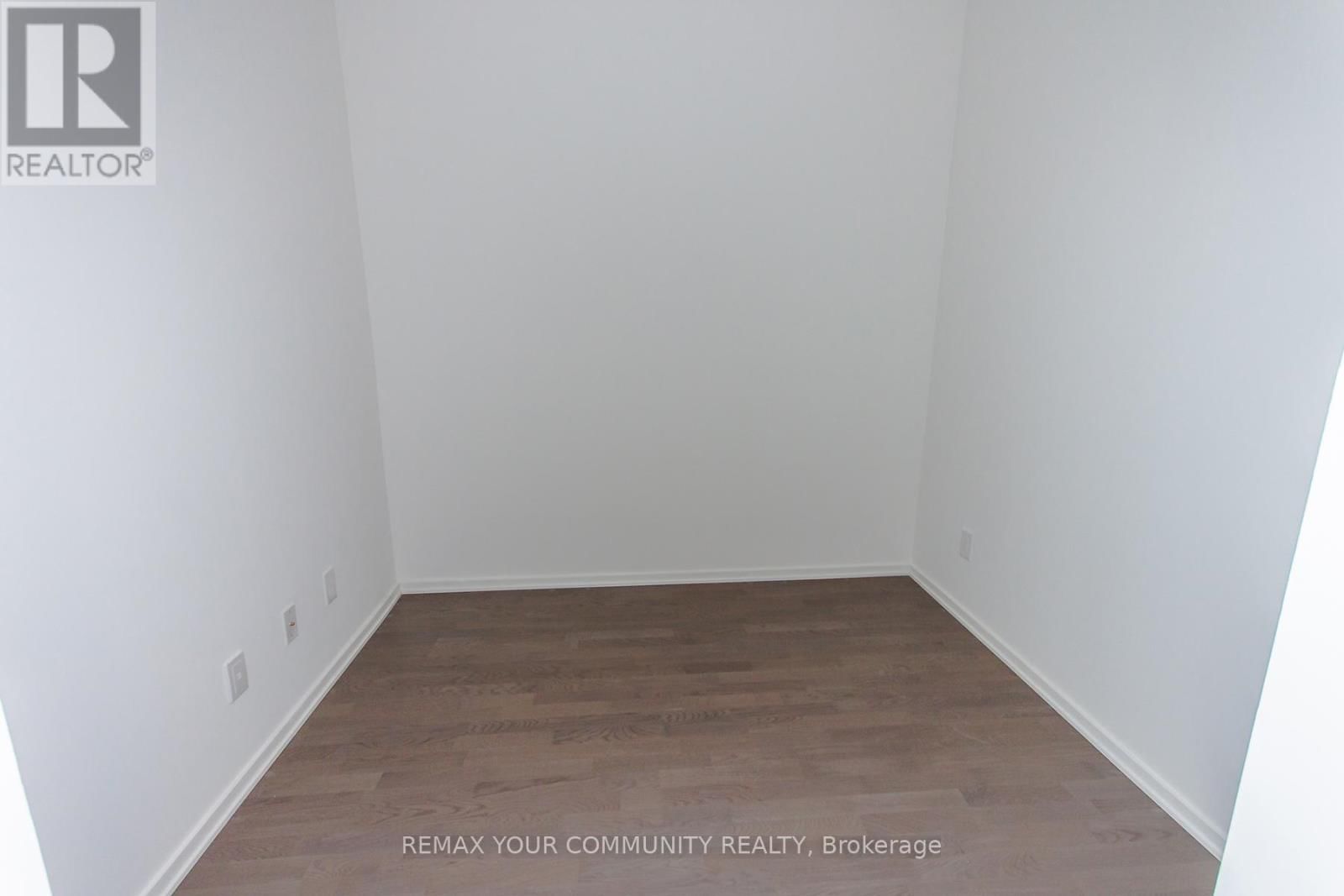 4604 - 1 BLOOR STREET EAST Image 5