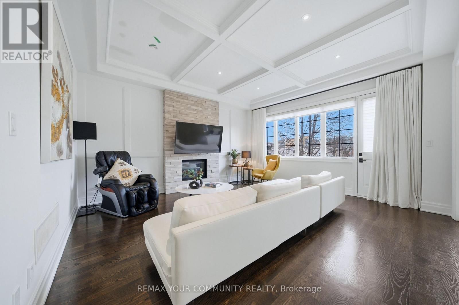 116 FRONTENAC AVENUE Image 13