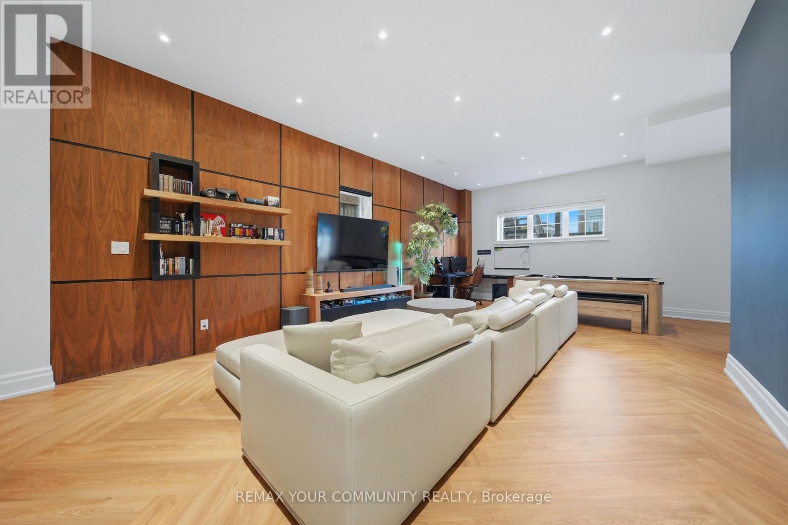 116 FRONTENAC AVENUE Image 40