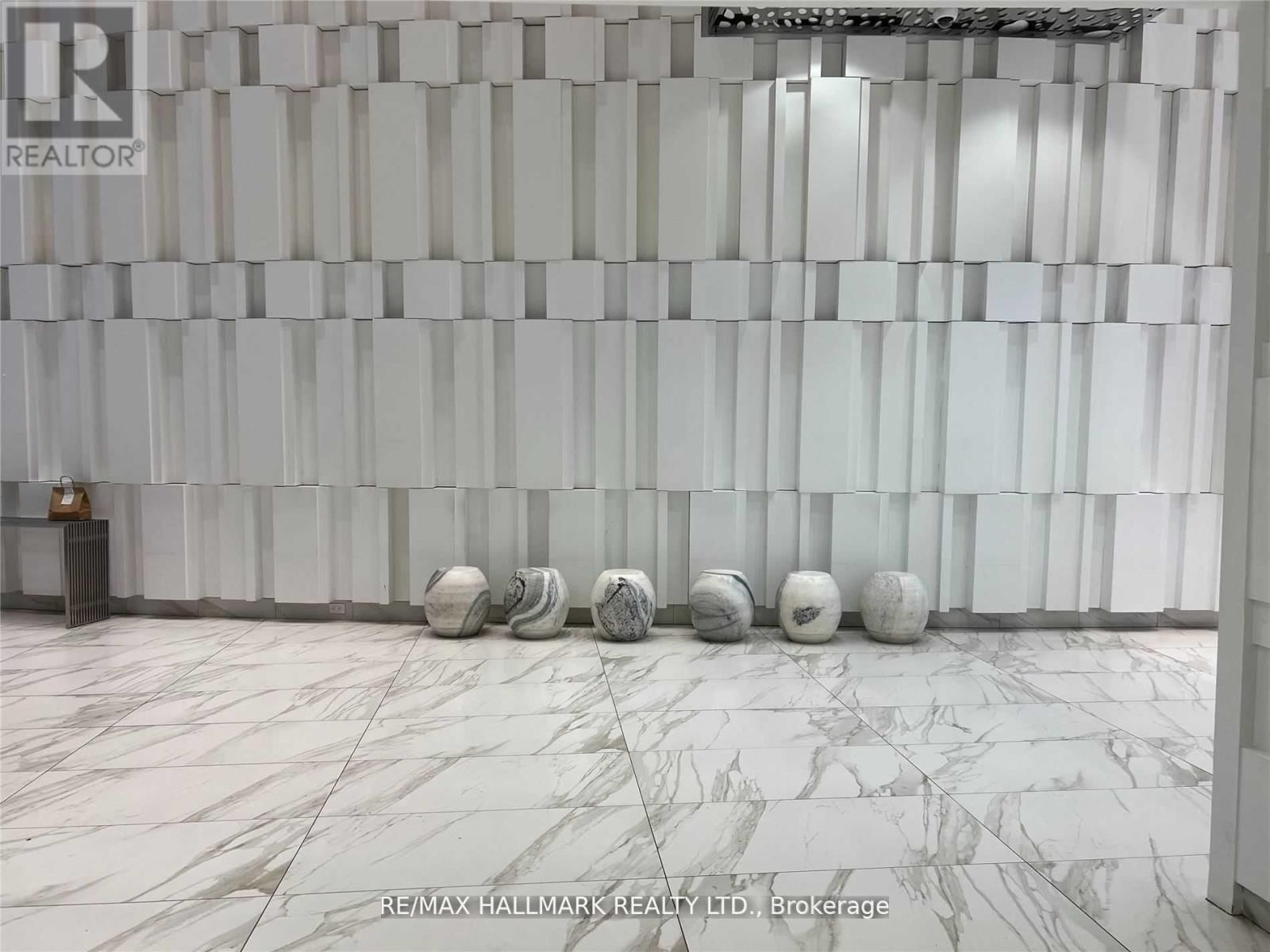 2303 - 12 YORK STREET Image 25