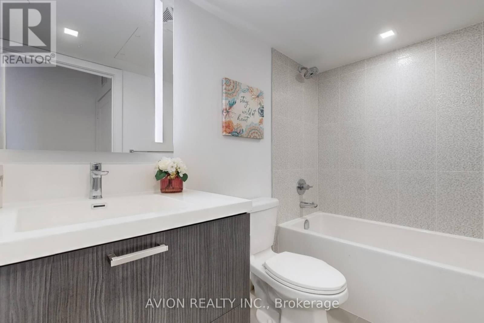 716 - 50 MCCAUL STREET Image 16