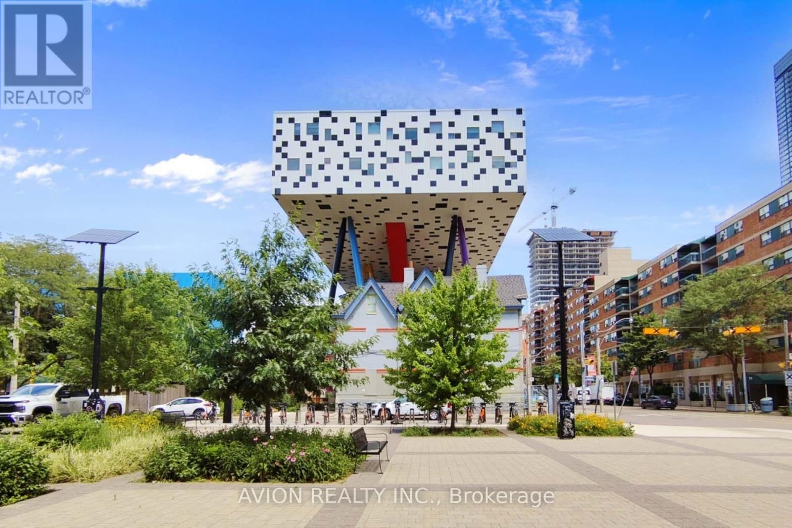 716 - 50 MCCAUL STREET Image 2