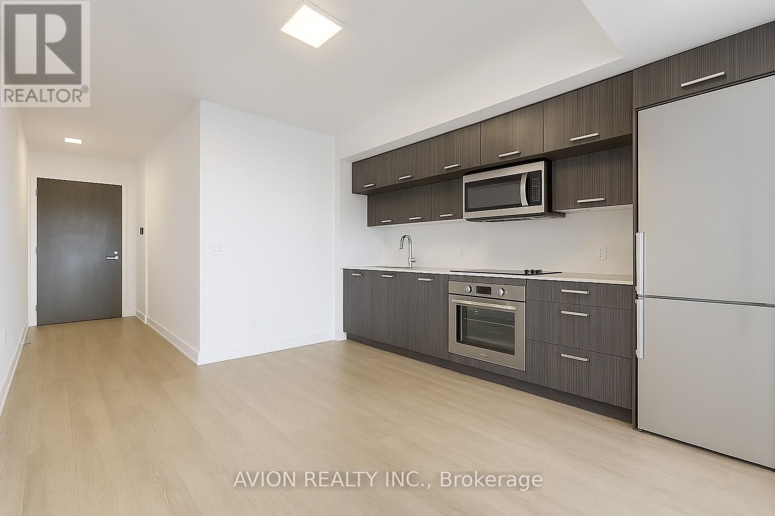 716 - 50 MCCAUL STREET Image 7