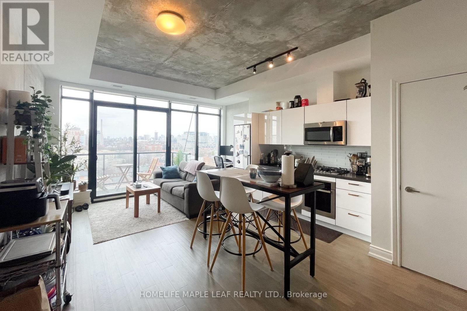 1019 - 608 RICHMOND STREET WEST Image 3