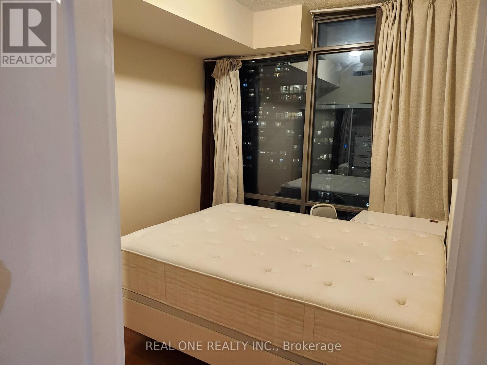 3606 - 38 GRENVILLE AVENUE Image 9