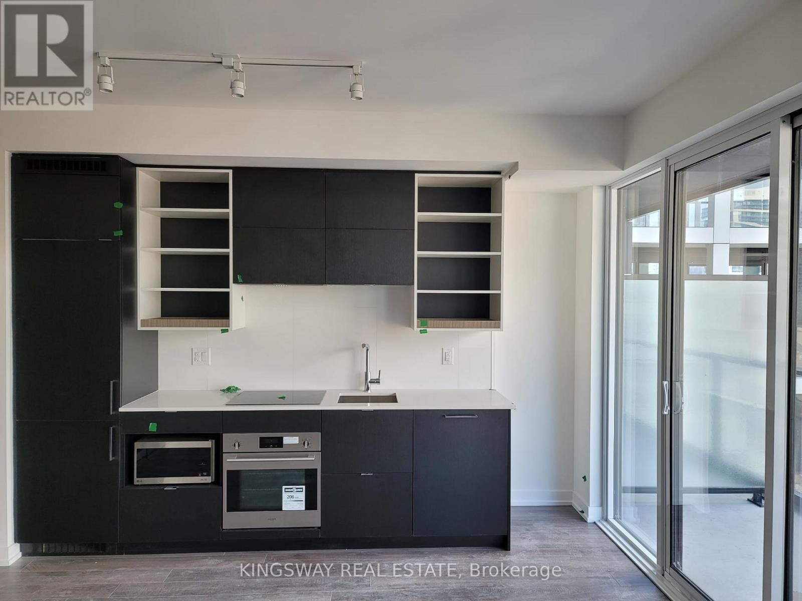 923 - 20 EDWARD STREET Image 11