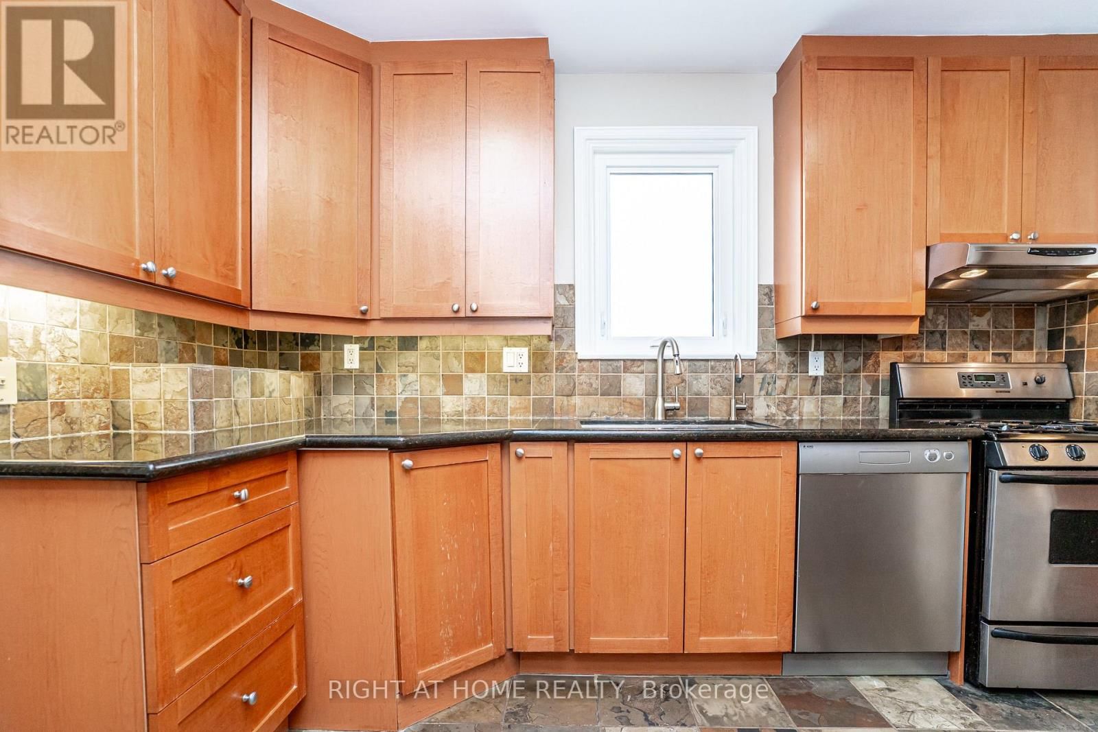 107 EVERDEN ROAD Image 12