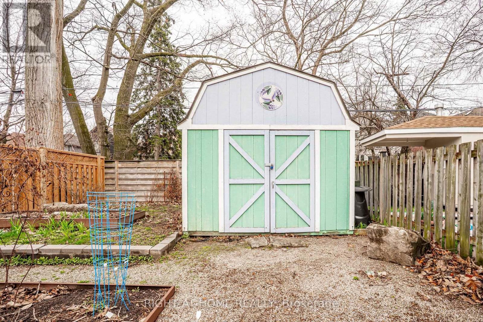 107 EVERDEN ROAD Image 41