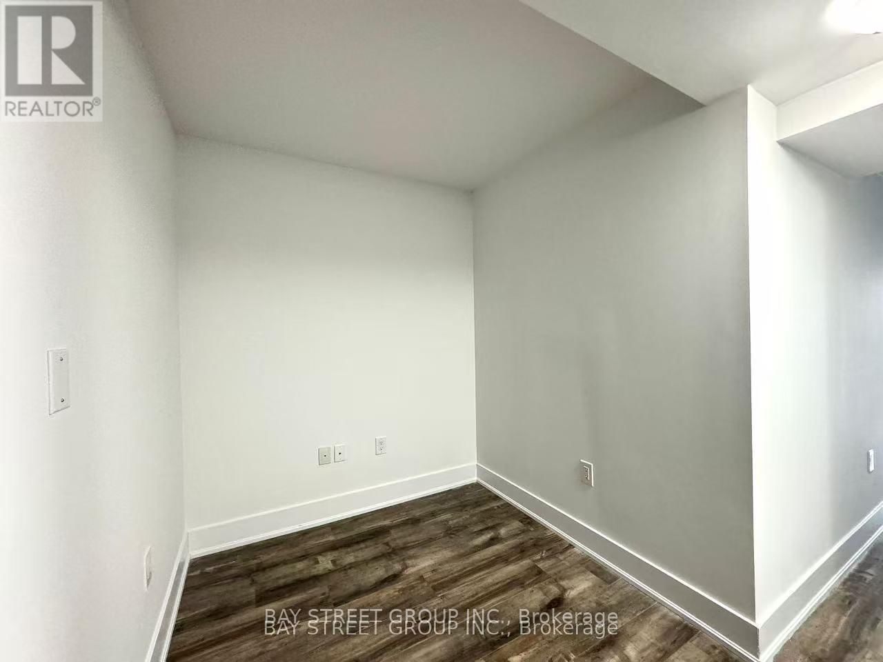 1203 - 955 BAY STREET Image 5