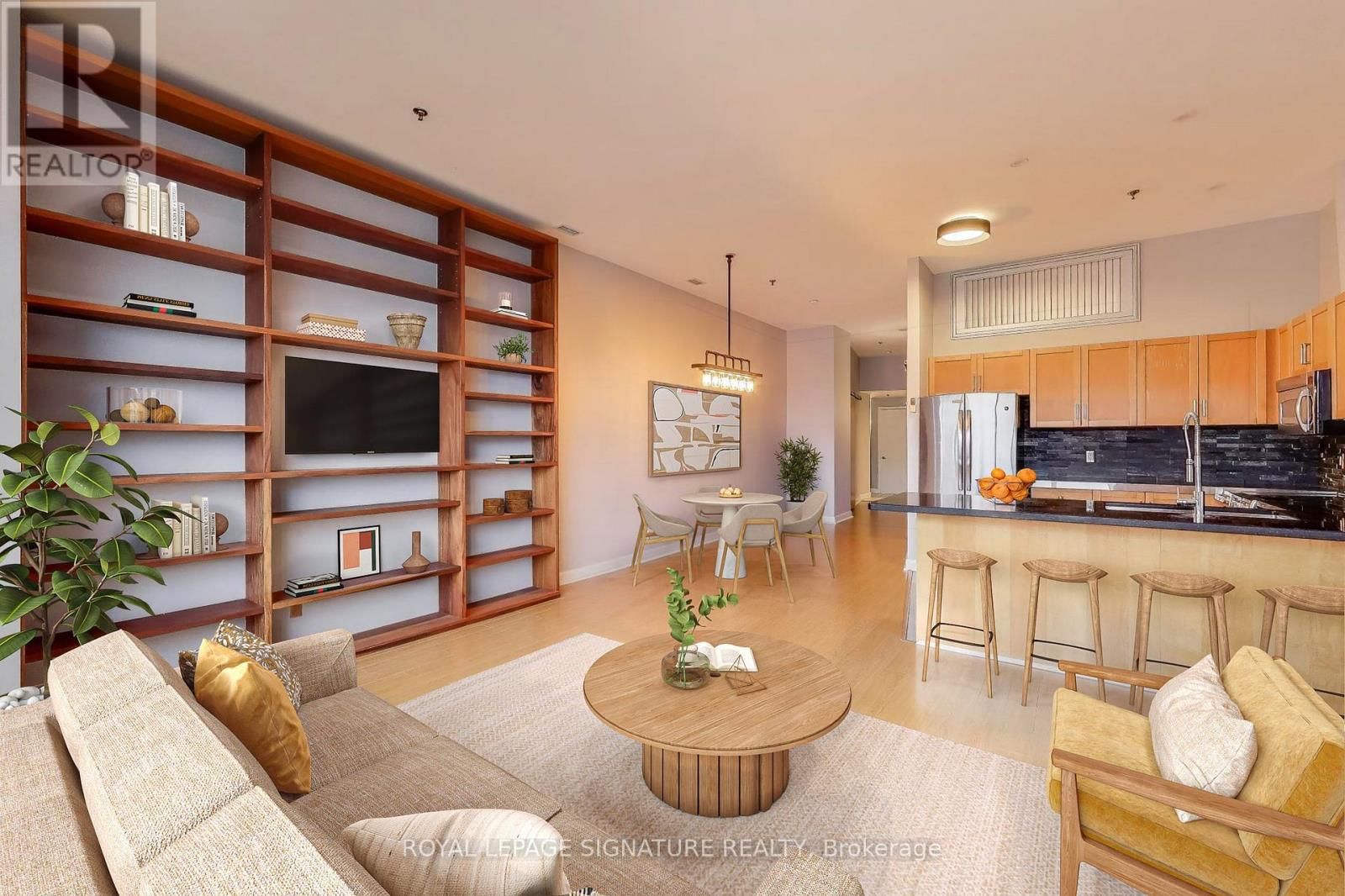 801 - 700 KING STREET WEST Image 2