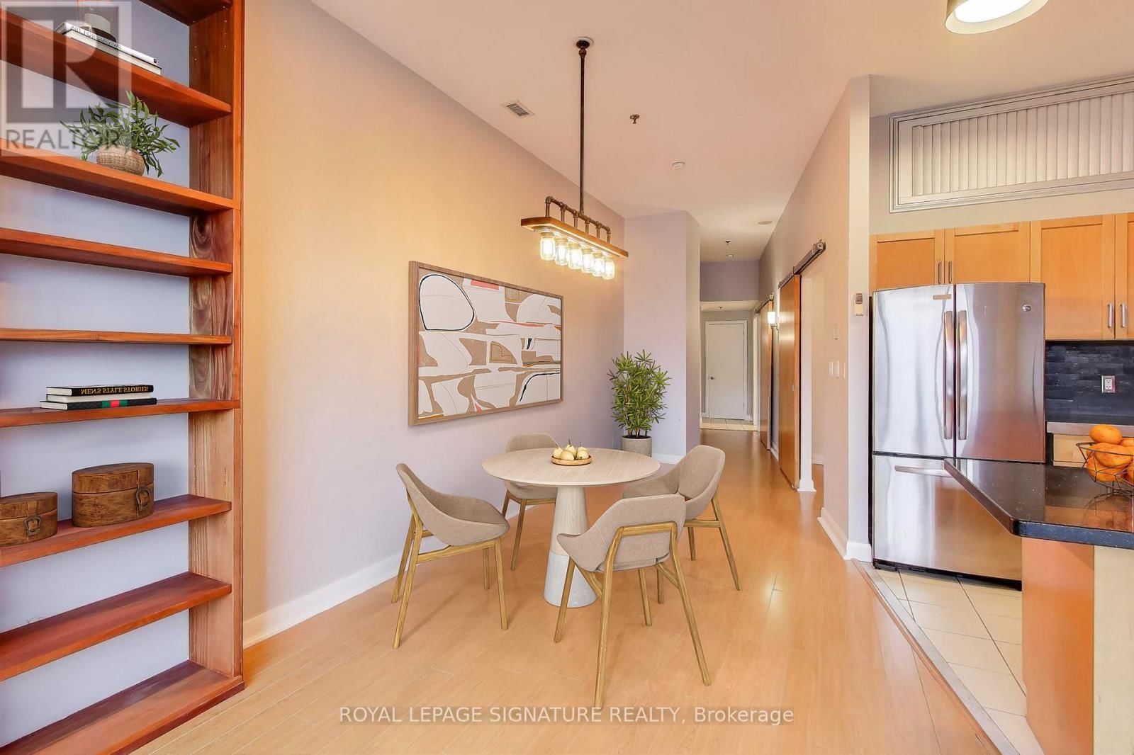 801 - 700 KING STREET WEST Image 4