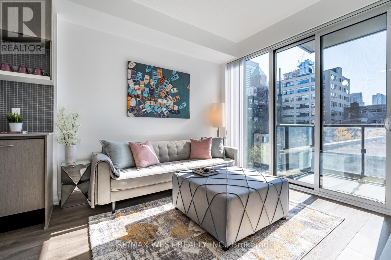 409 - 435 RICHMOND STREET WEST Image 4