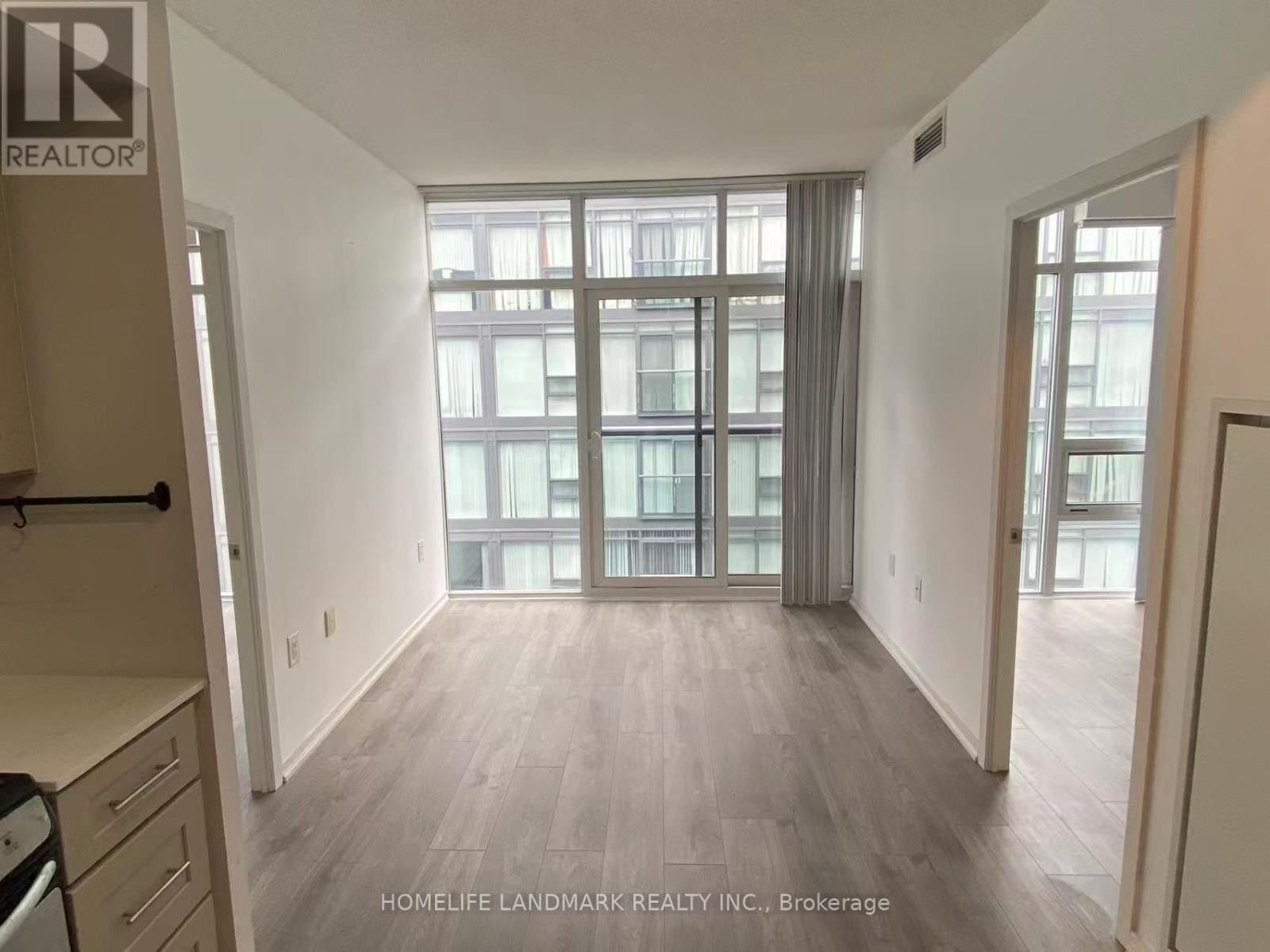 ph02 - 36 LISGAR STREET Image 3