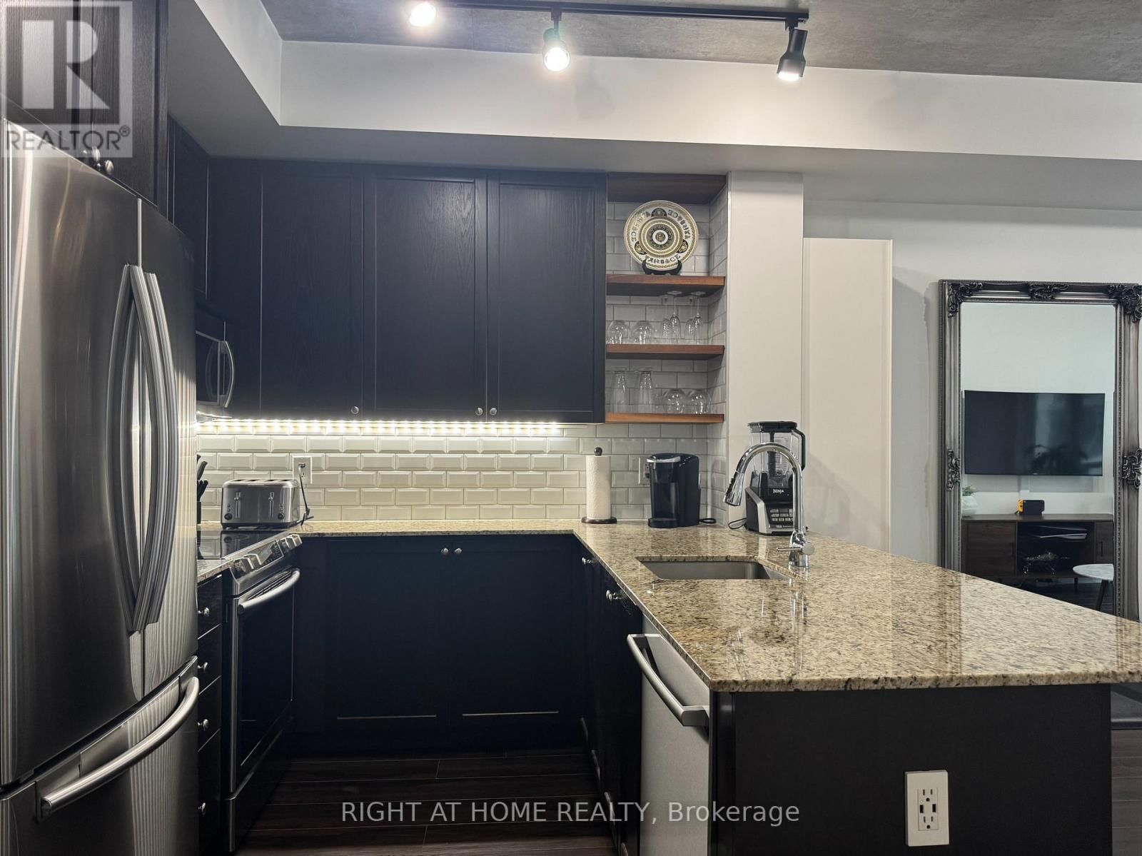 708 - 560 FRONT STREET WEST STREET WEST Image 10