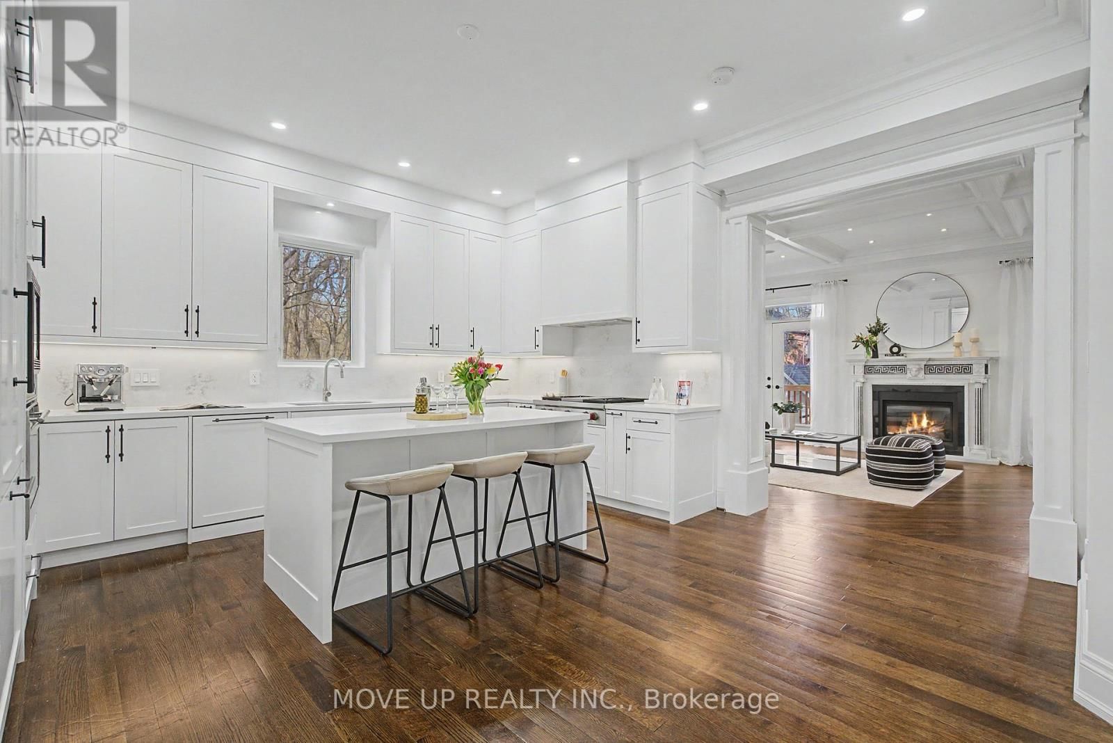 226 GLENGARRY AVENUE Image 18