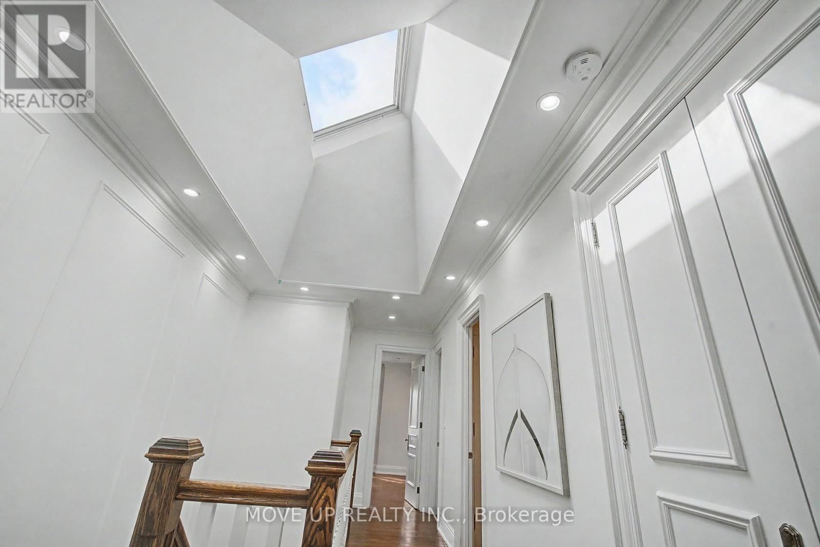 226 GLENGARRY AVENUE Image 21