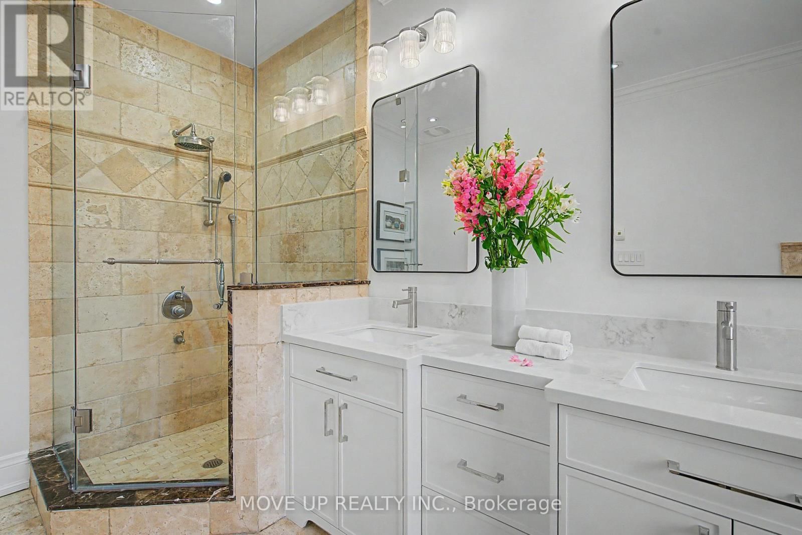 226 GLENGARRY AVENUE Image 24