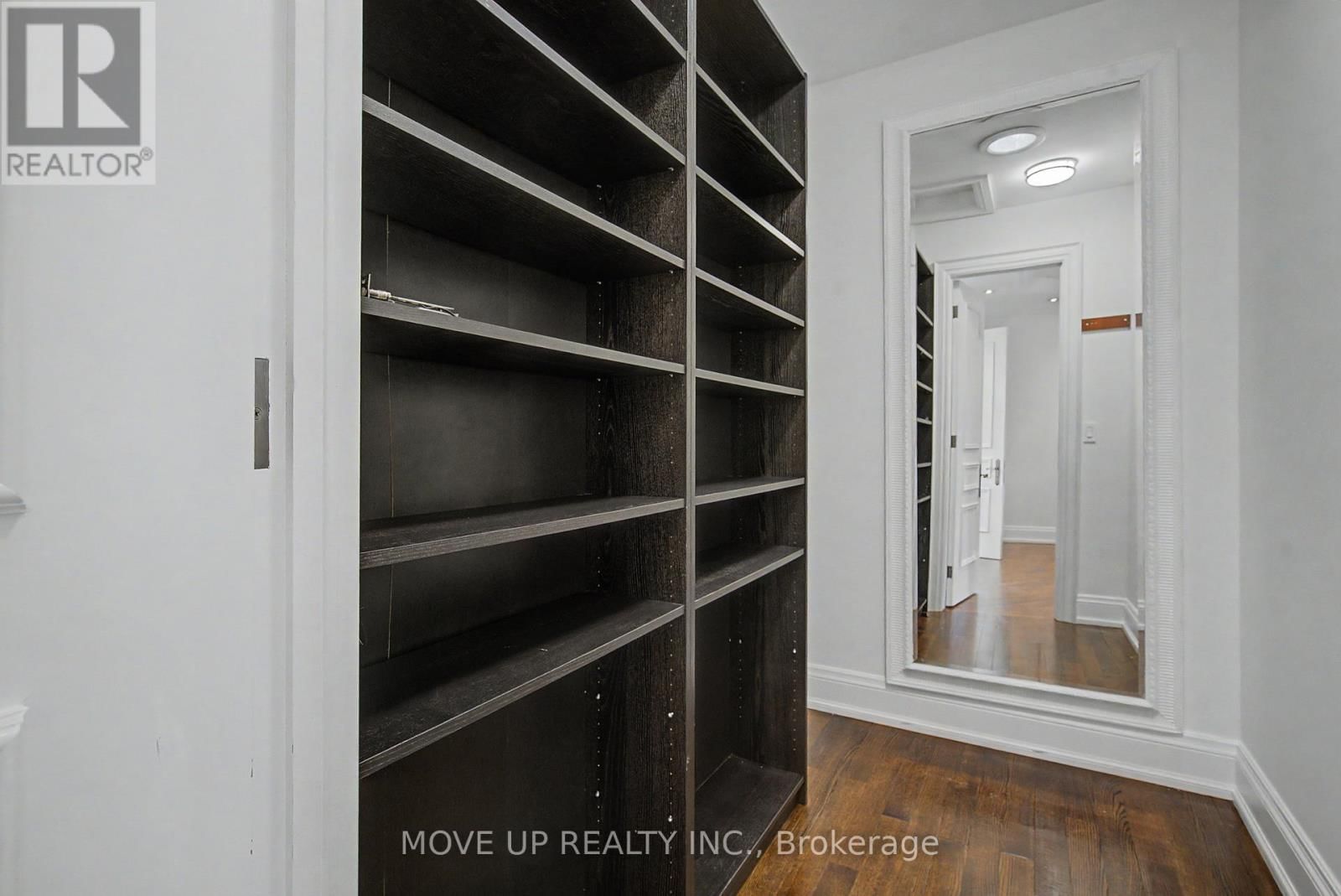 226 GLENGARRY AVENUE Image 25