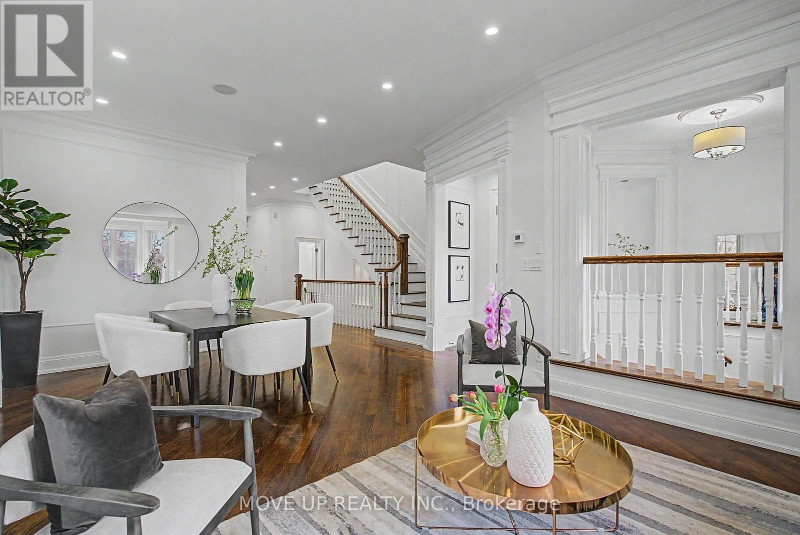 226 GLENGARRY AVENUE Image 8