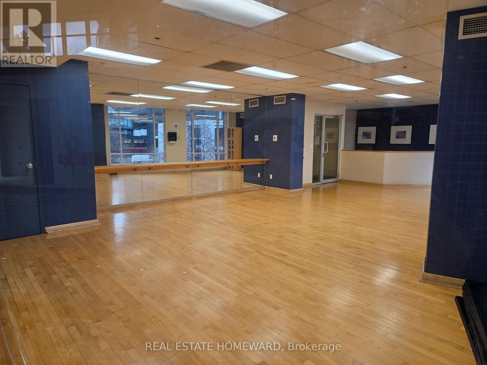 402 - 23 SHEPPARD AVENUE EAST Image 26