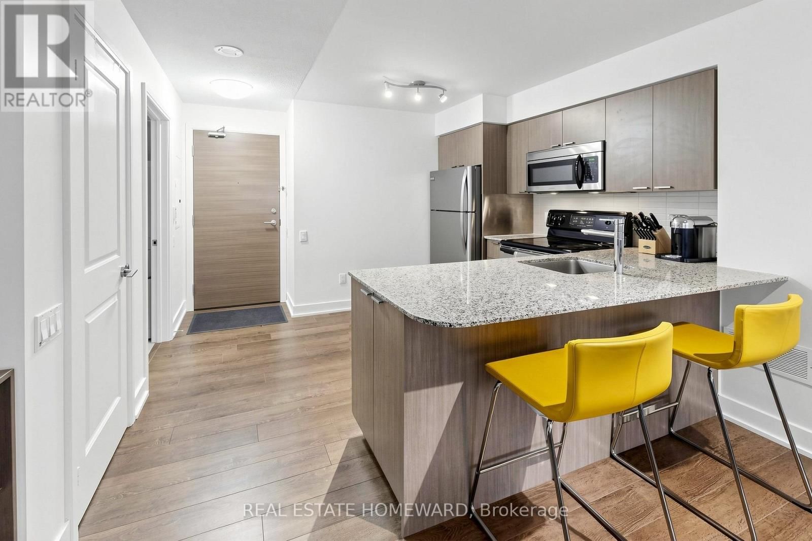 402 - 23 SHEPPARD AVENUE EAST Image 7