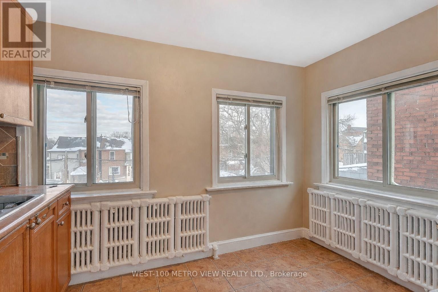 1733 DUFFERIN STREET Image 14