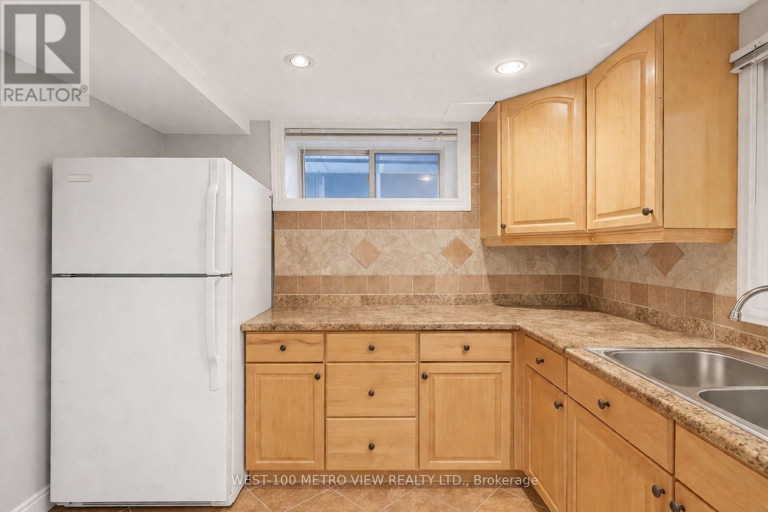 1733 DUFFERIN STREET Image 22