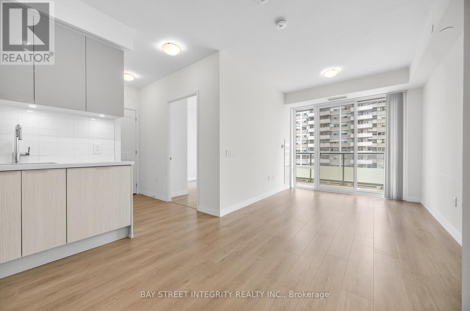 1720 - 50 DUNFIELD AVENUE Image 10