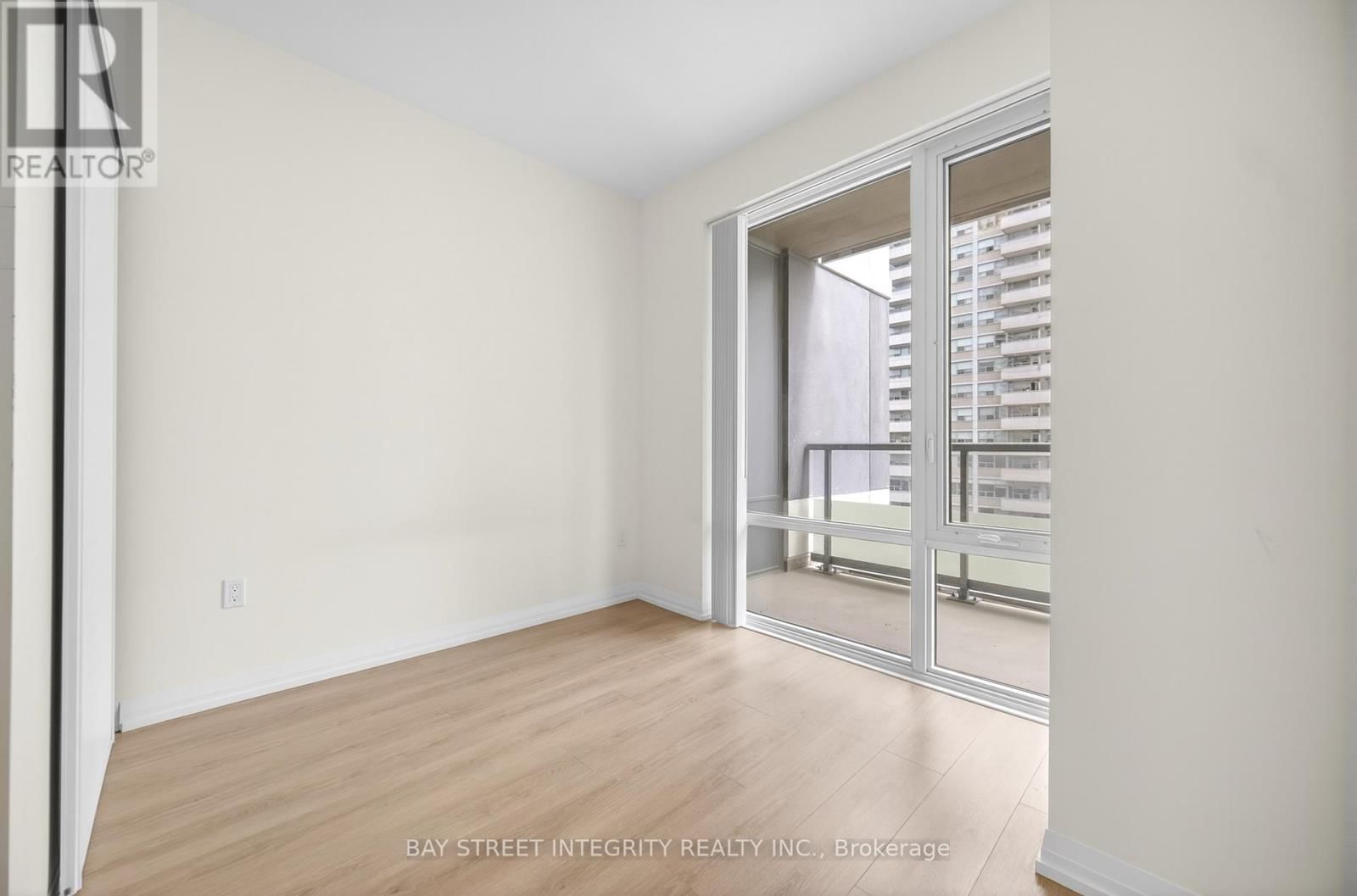 1720 - 50 DUNFIELD AVENUE Image 17